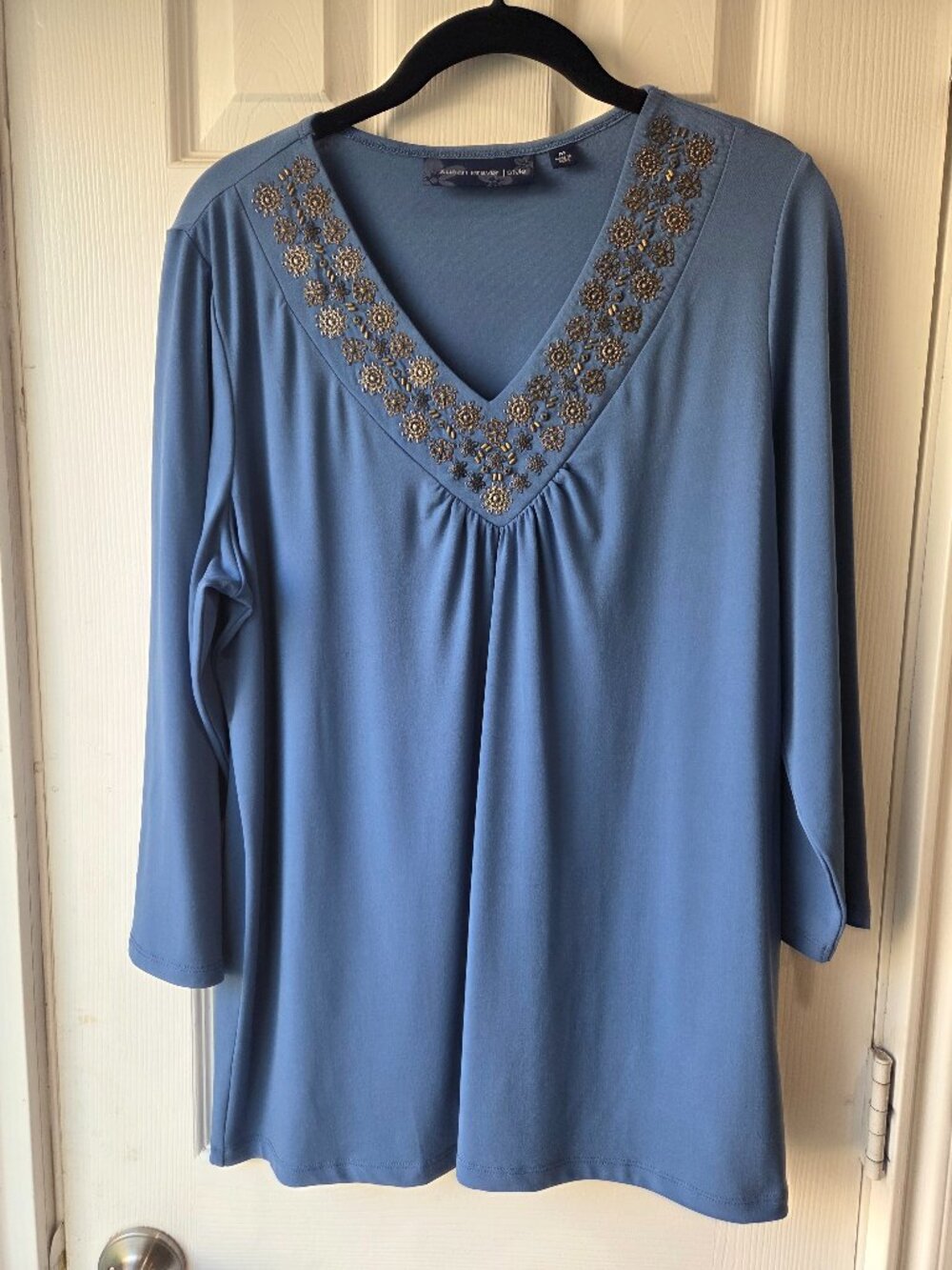 Susan Graver Blue Embellished V-neck Long Sleeve T-shirt Medium